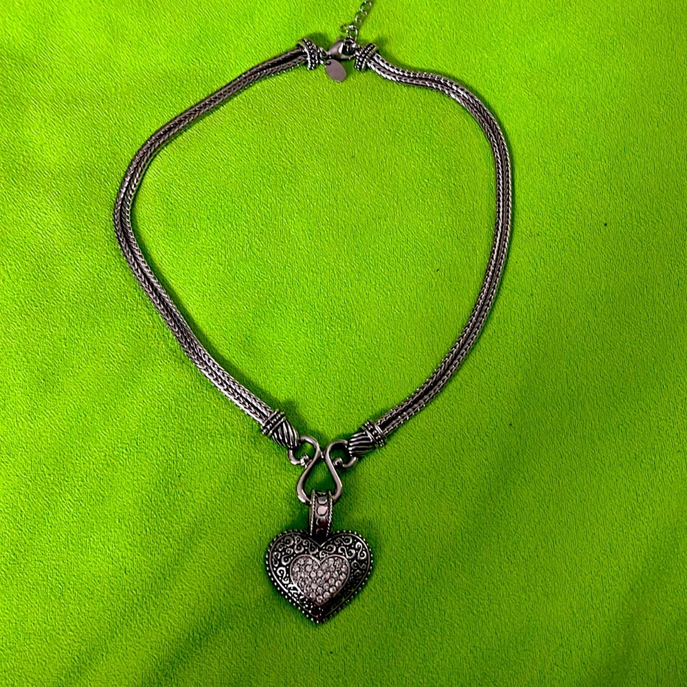 Lia Shopia necklace with heart pendant